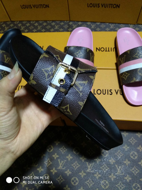 Louis Vuitton Slippers Wmns ID:20190503a311